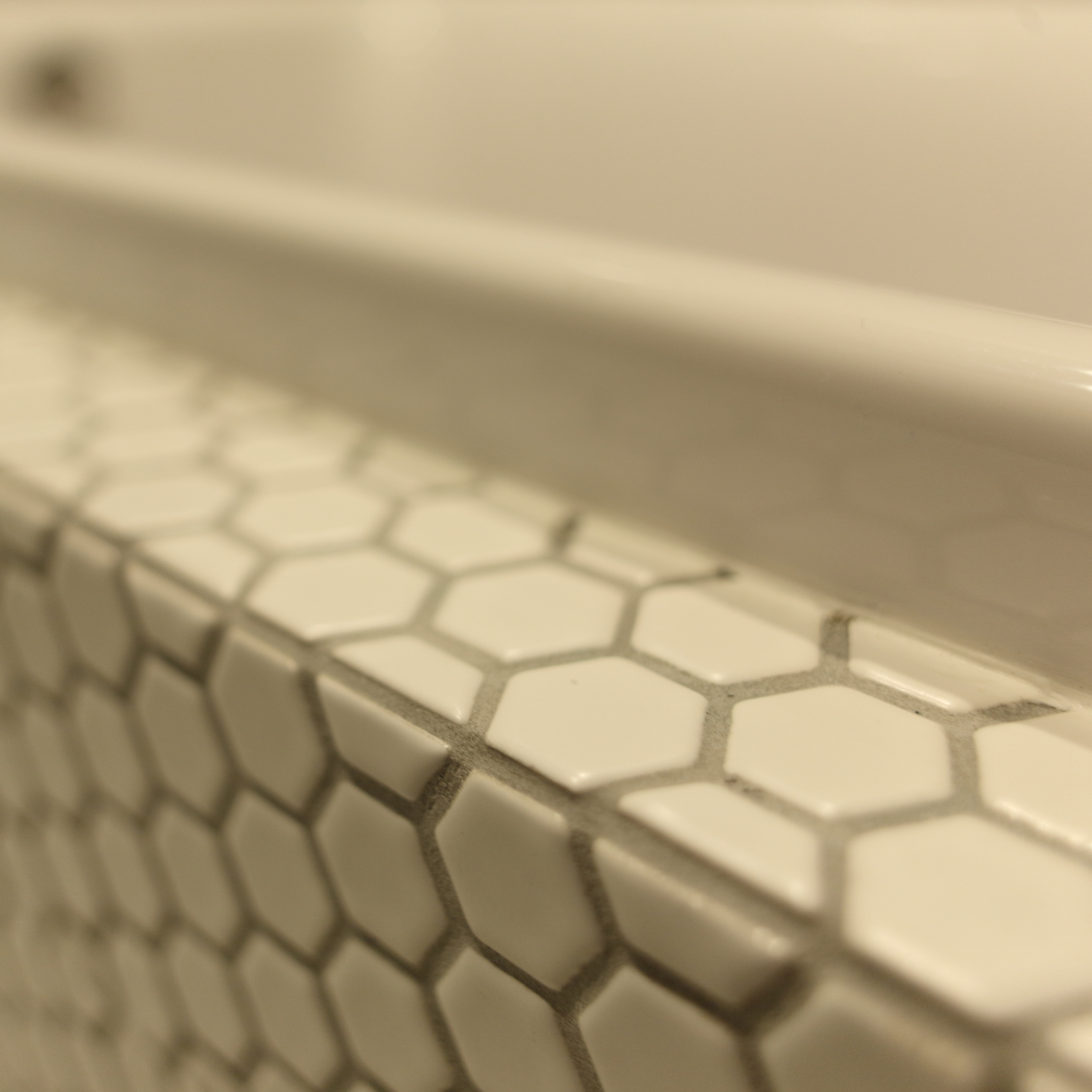 特注　オーダー　ユニットバス　事例18 バスルーム　定型サイズ　バスルーム　モザイクタイル　六角形　ハニカム