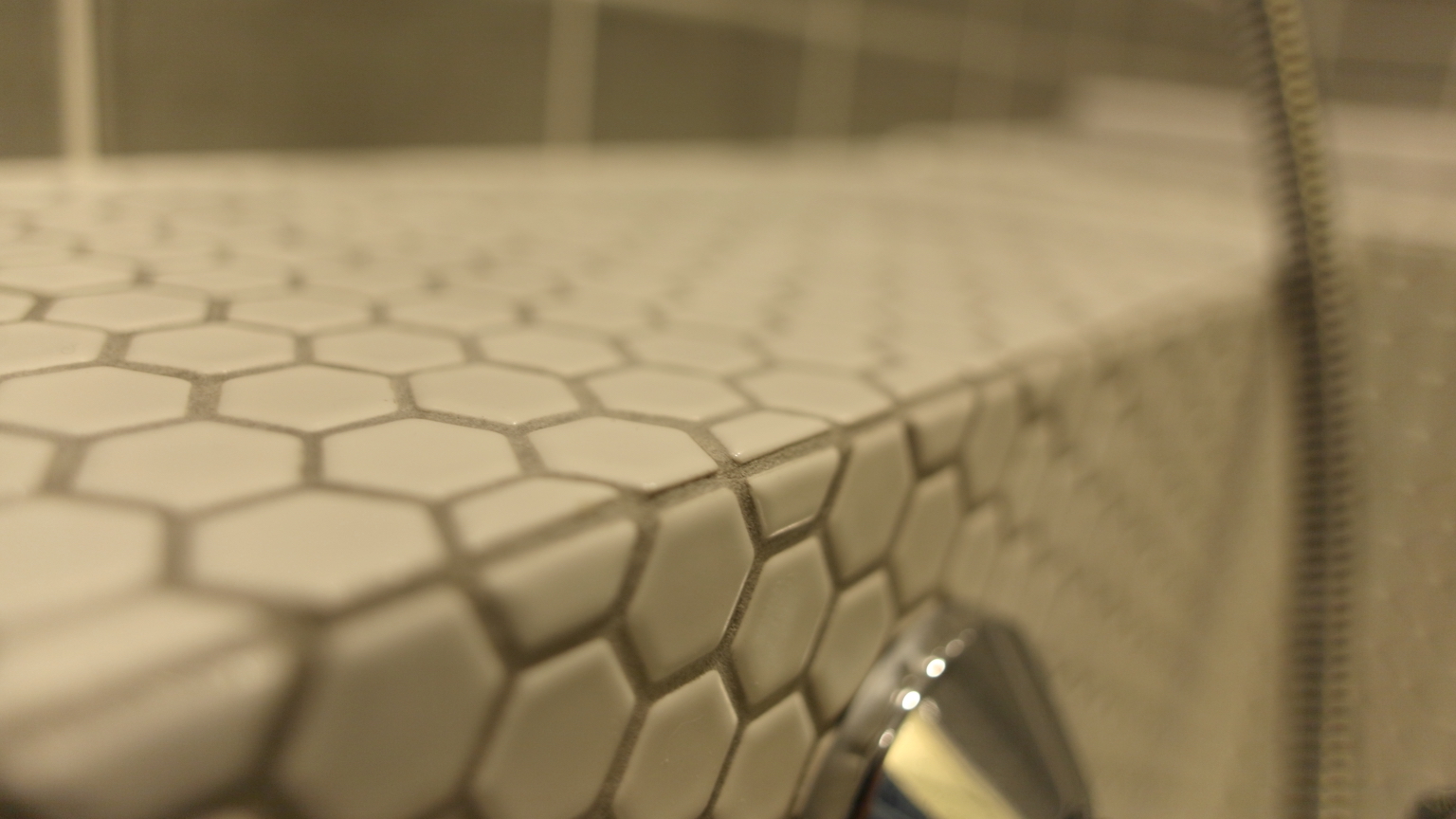 特注　オーダー　ユニットバス　事例18 バスルーム　定型サイズ　バスルーム　モザイクタイル　六角形　ハニカム