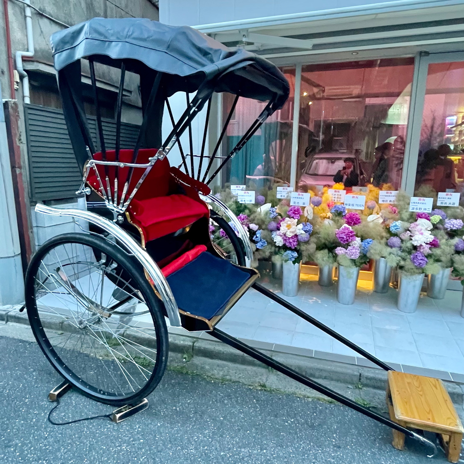 入口に人力車　イジュール　特注　オーダー　ユニットバス　バスルーム　moire hotel