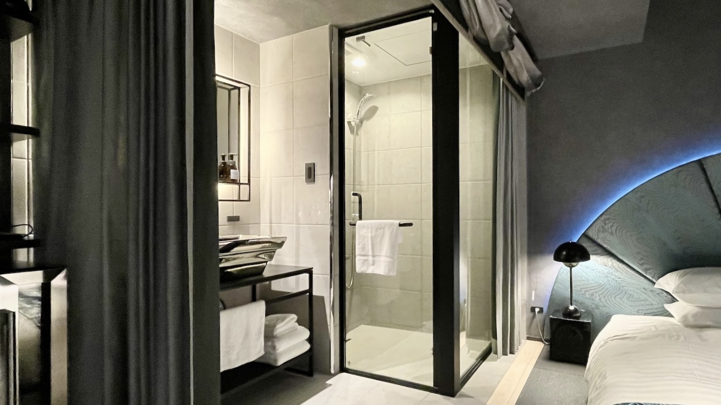 客室　TYPE BLACK　イジュール　特注　オーダー　ユニットバス　バスルーム　moire hotel