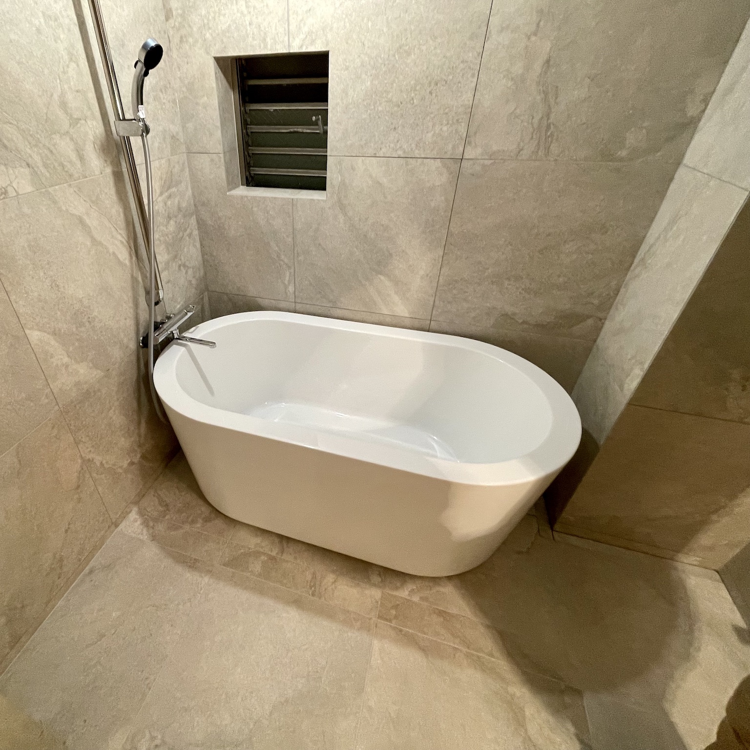 特注　オーダー　ユニットバス　事例23 バスルーム　フリーサイズ　バスルーム　バスタブ　浴槽　置き型　フリースタンディング