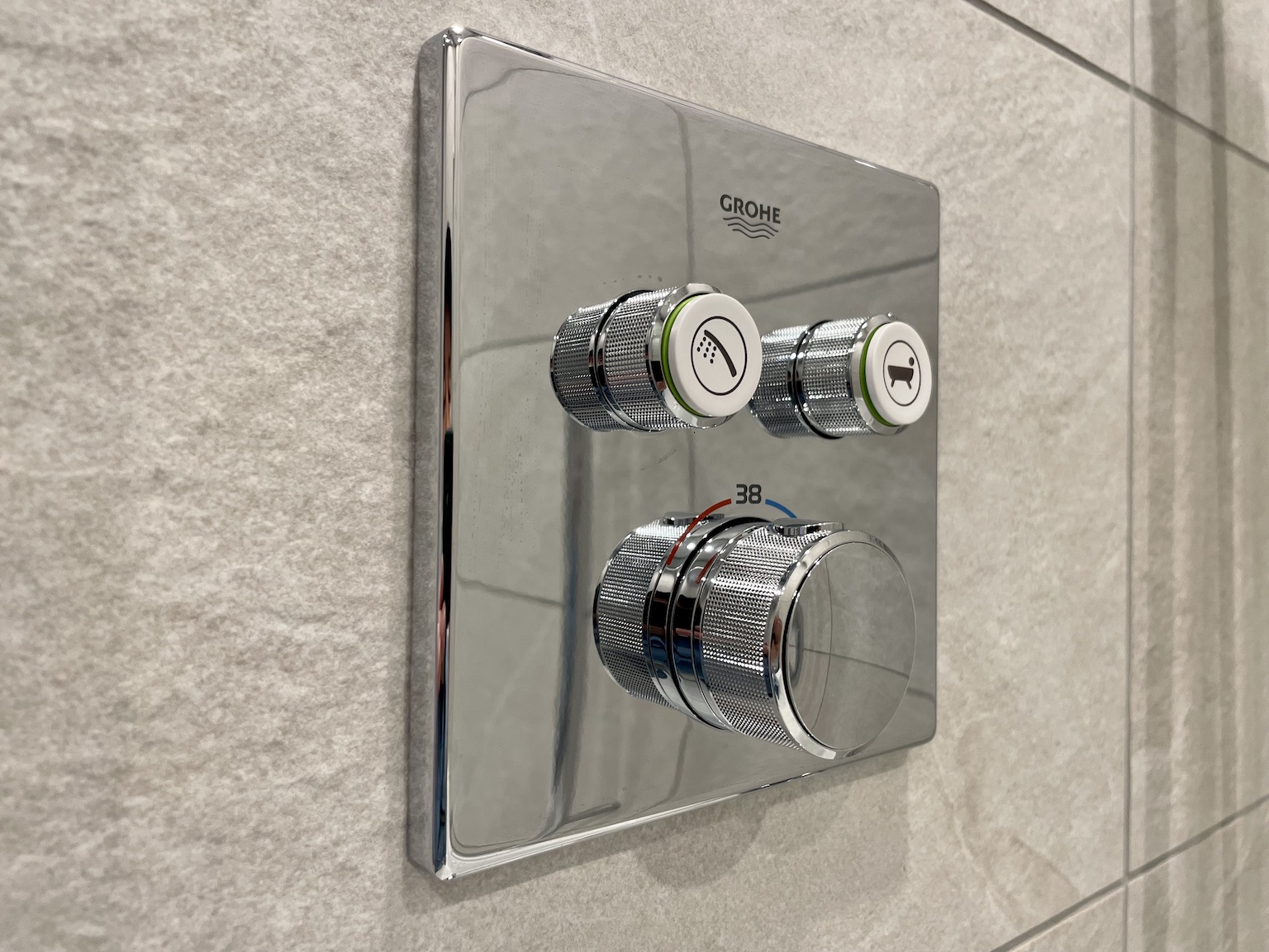 特注　オーダー　ユニットバス　事例24 バスルーム　フリーサイズ　3点ユニット　シャワー水栓　グローエ