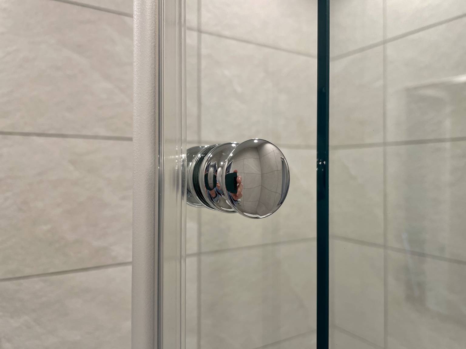 特注　オーダー　ユニットバス　事例24 バスルーム　フリーサイズ　3点ユニット　ガラス　ハンドル　つまみ