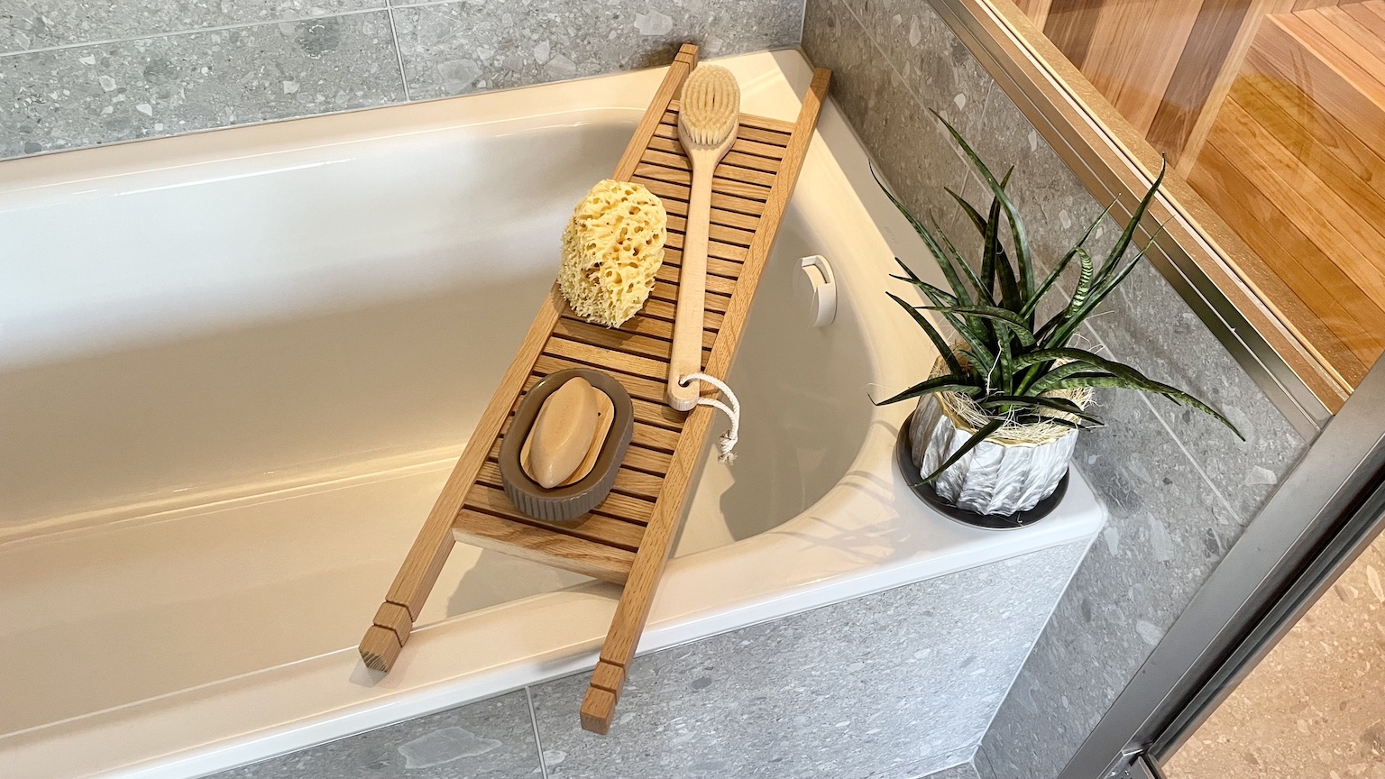 特注　オーダー　ユニットバス　事例25 バスルーム　フリーサイズ　浴槽　バスタブ　ラック