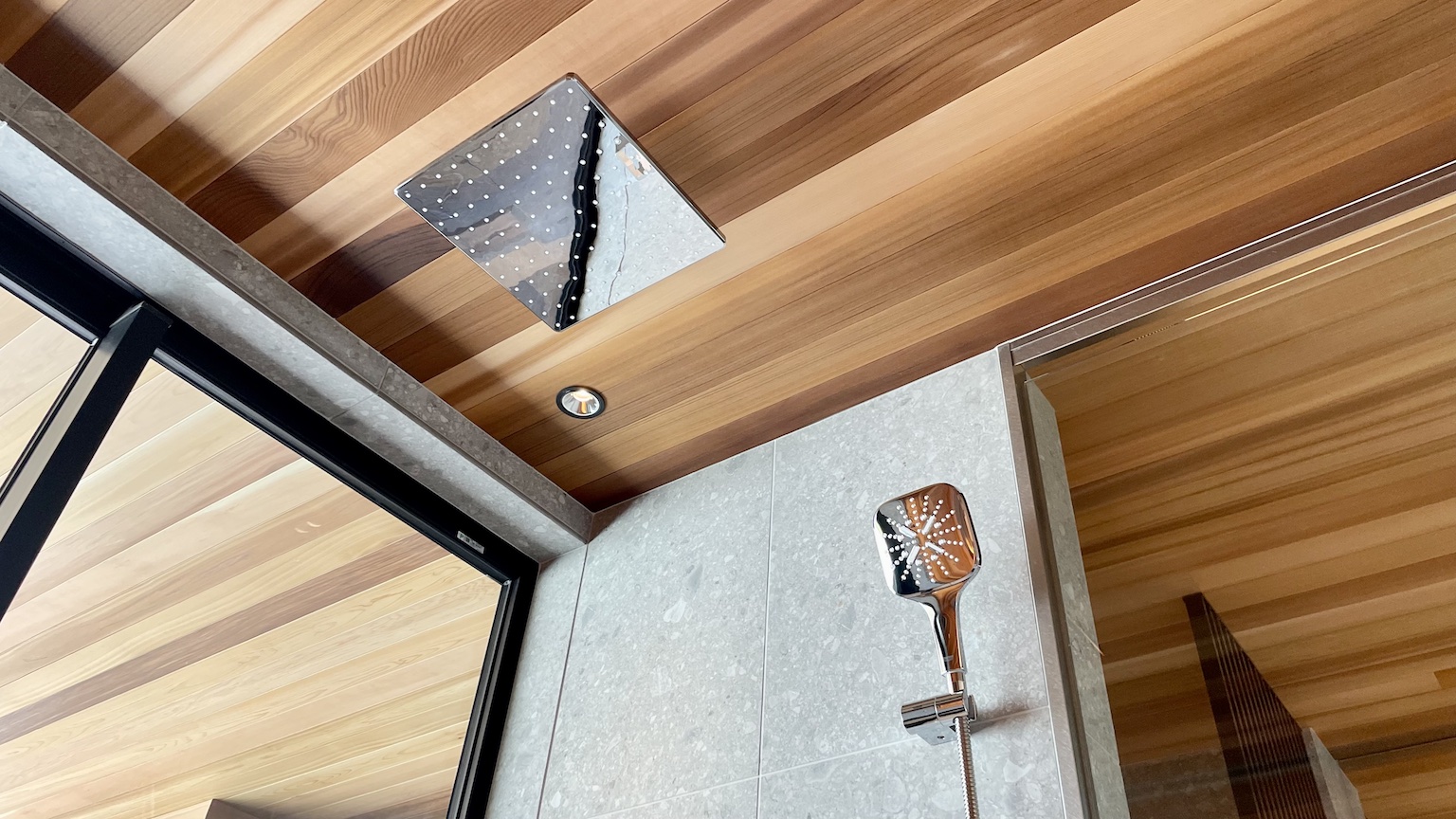 特注　オーダー　ユニットバス　事例25 バスルーム　フリーサイズ　レインシャワー　グローエ