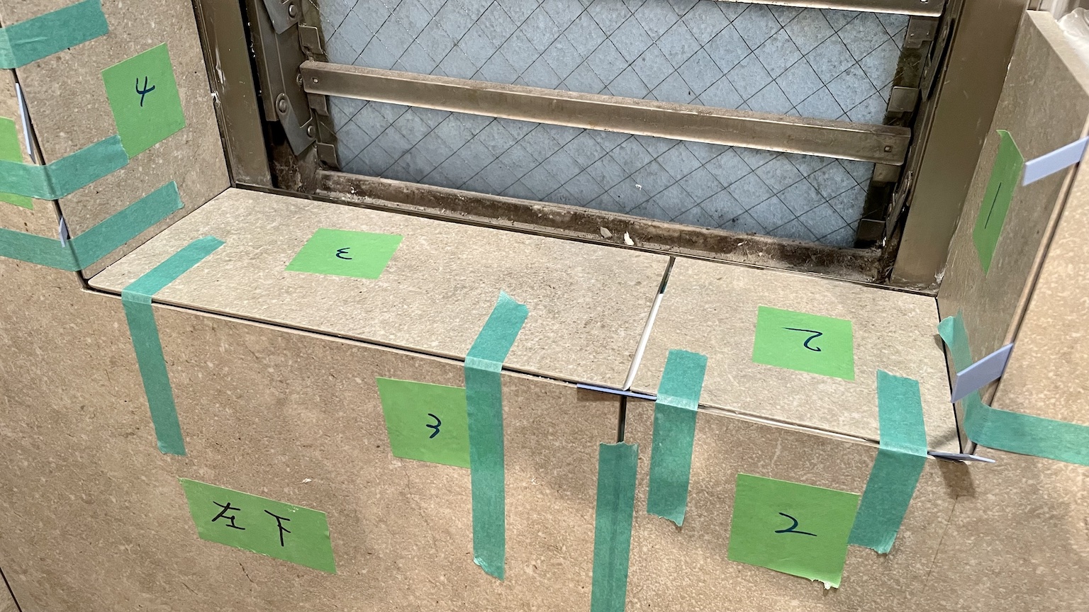 タイル貼り　イジュール　特注　オーダー　ユニットバス　バスルーム　タイル窓枠