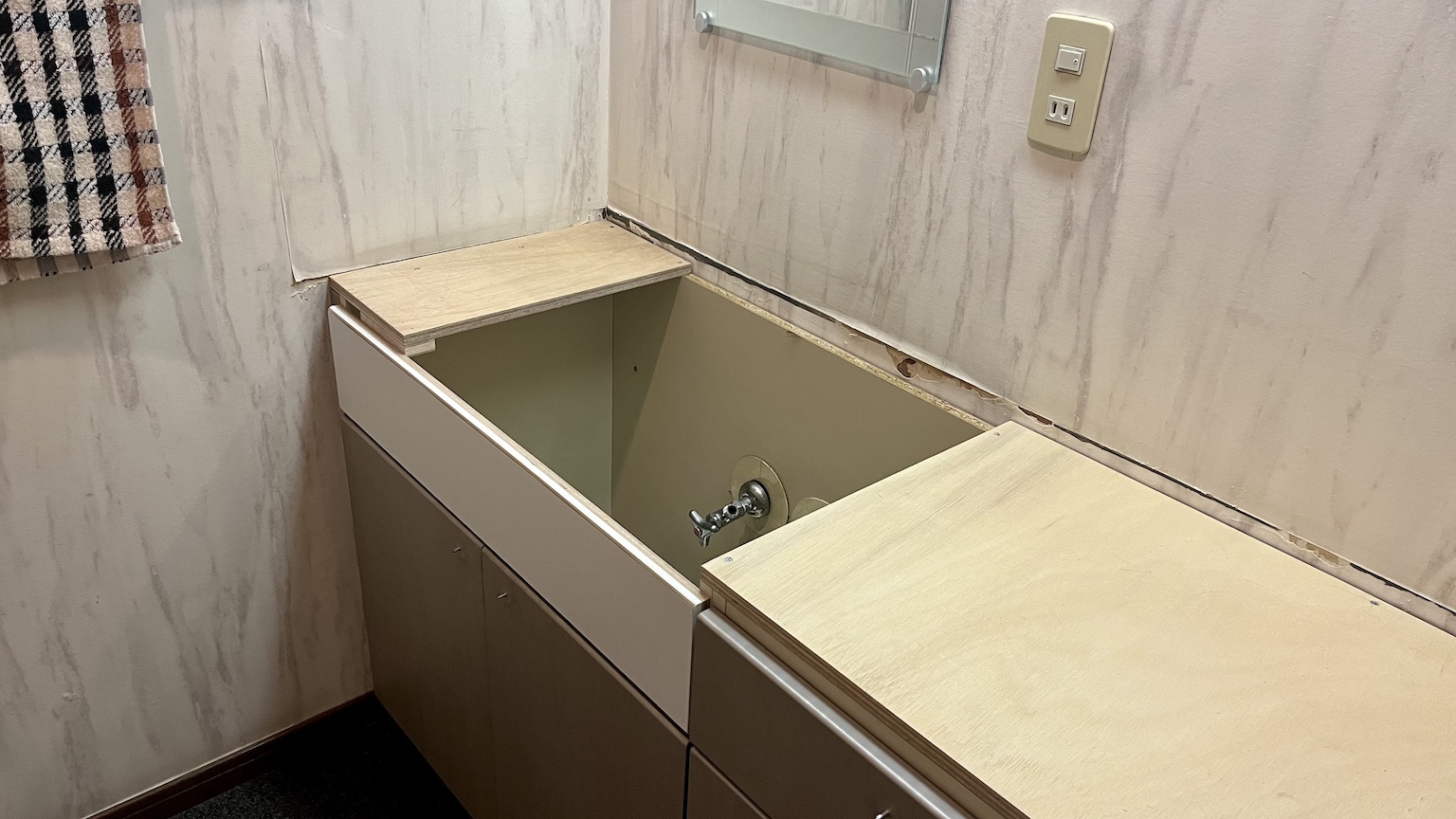 キャビネットの補修