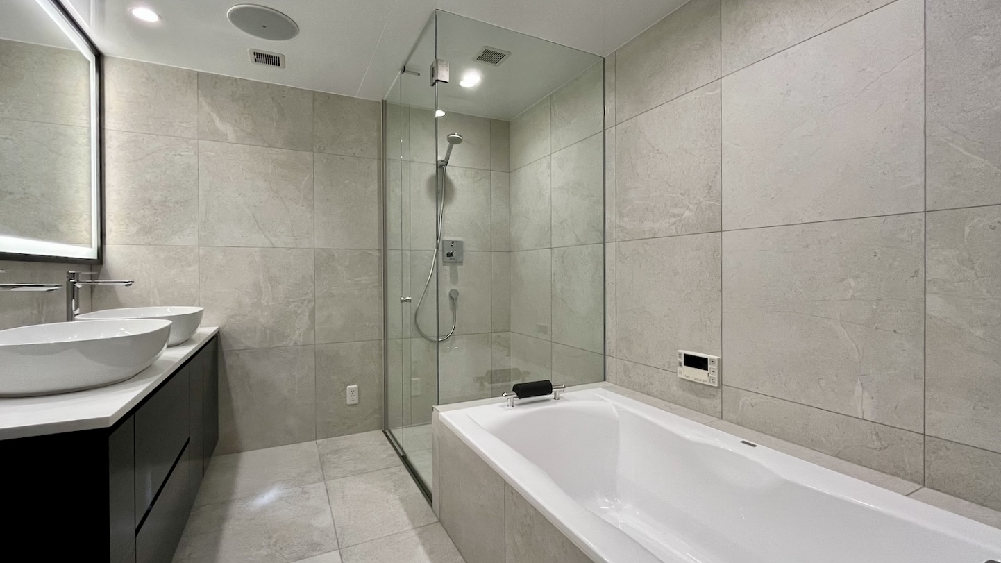 特注　オーダー　ユニットバス　事例27 バスルーム　フリーサイズ　浴槽より