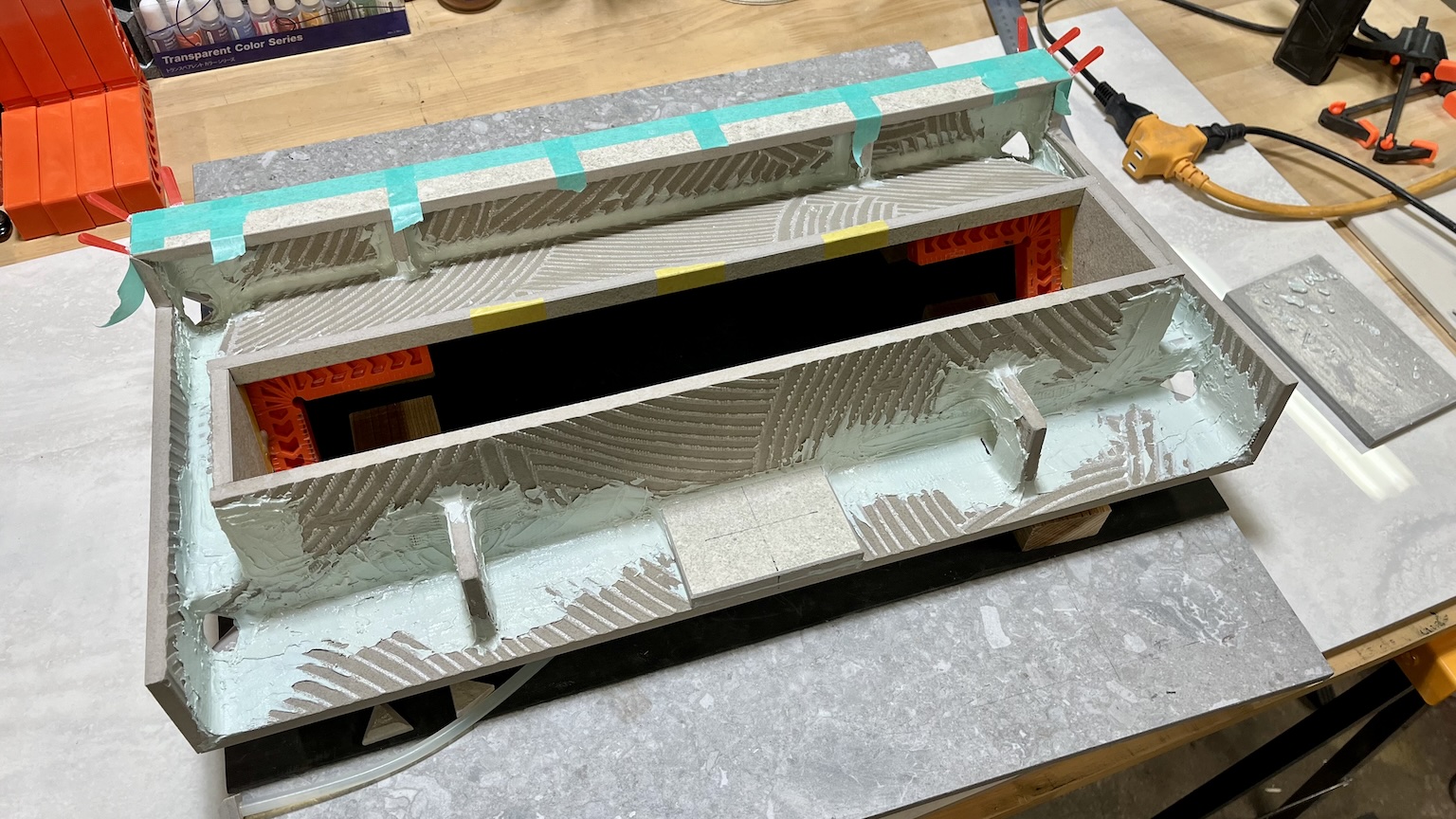 手洗いボール 底面パーツの接着